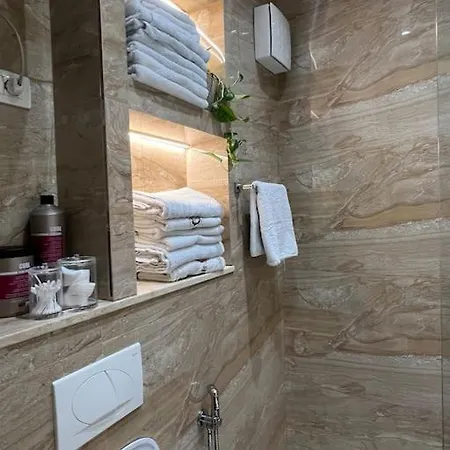 아파트 Sunshine 티라나